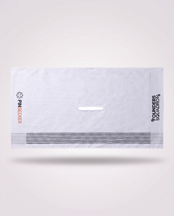 PINSEEKER Caddy Golf Towel in Whiteout, 550GSM cotton with the reinforced centre slit
