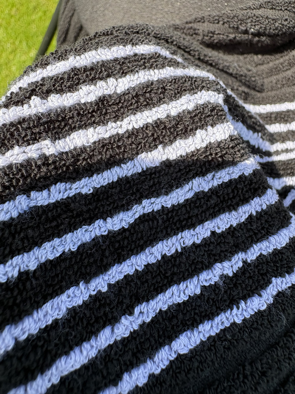 PINSEEKER Caddy Golf Towel, Blackout colourway