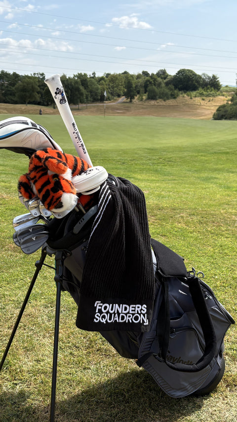 PINSEEKER Caddy Golf Towel, Blackout colourway