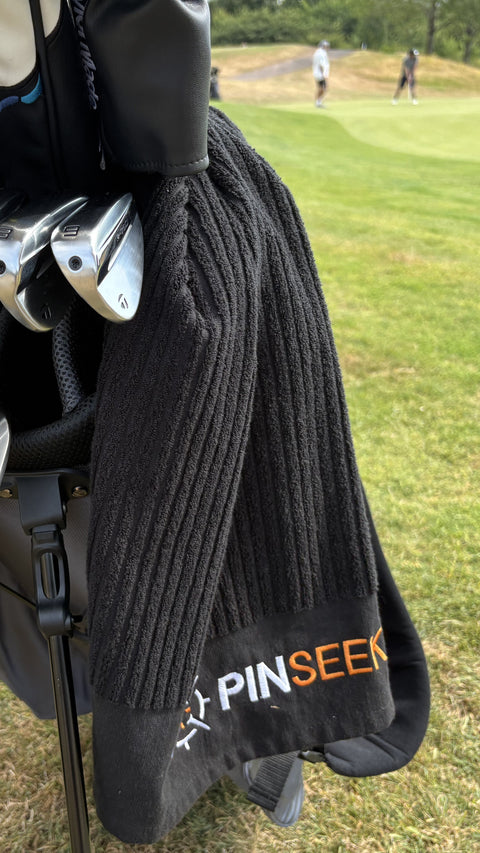 PINSEEKER Caddy Golf Towel, Blackout colourway