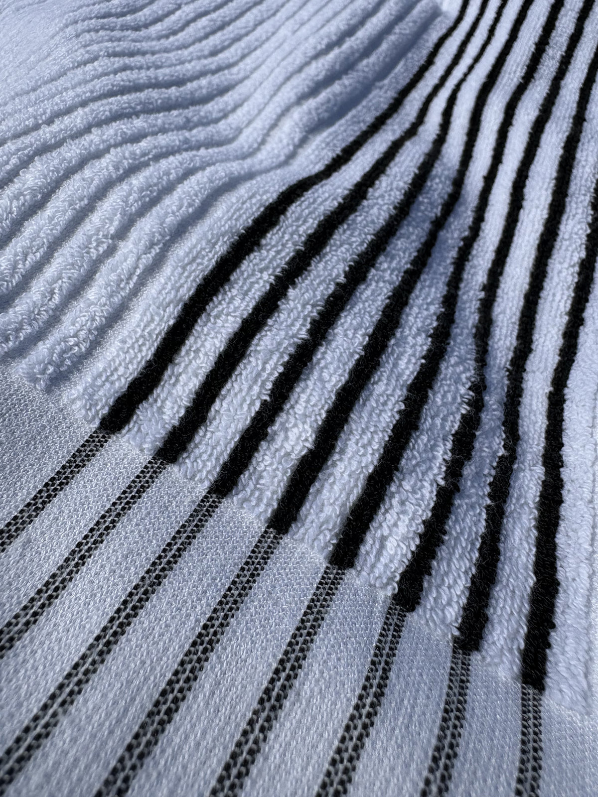 PINSEEKER Caddy Golf Towel, Whiteout colourway