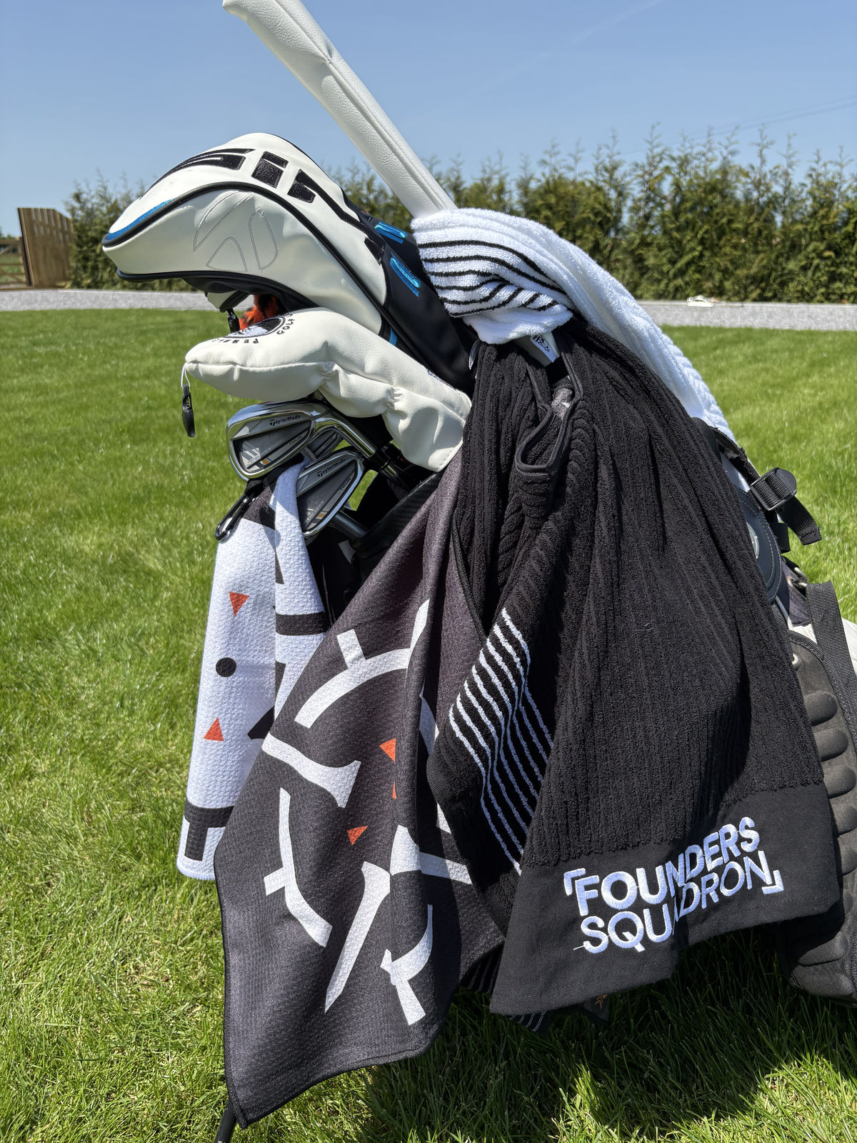PINSEEKER golf towel and cap range