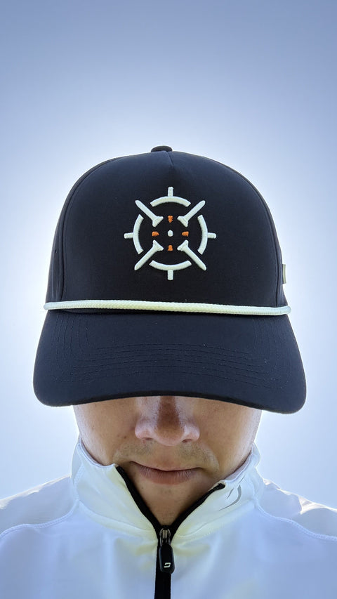 PINSEEKER Performance Golf Cap in black, Blackout colourway