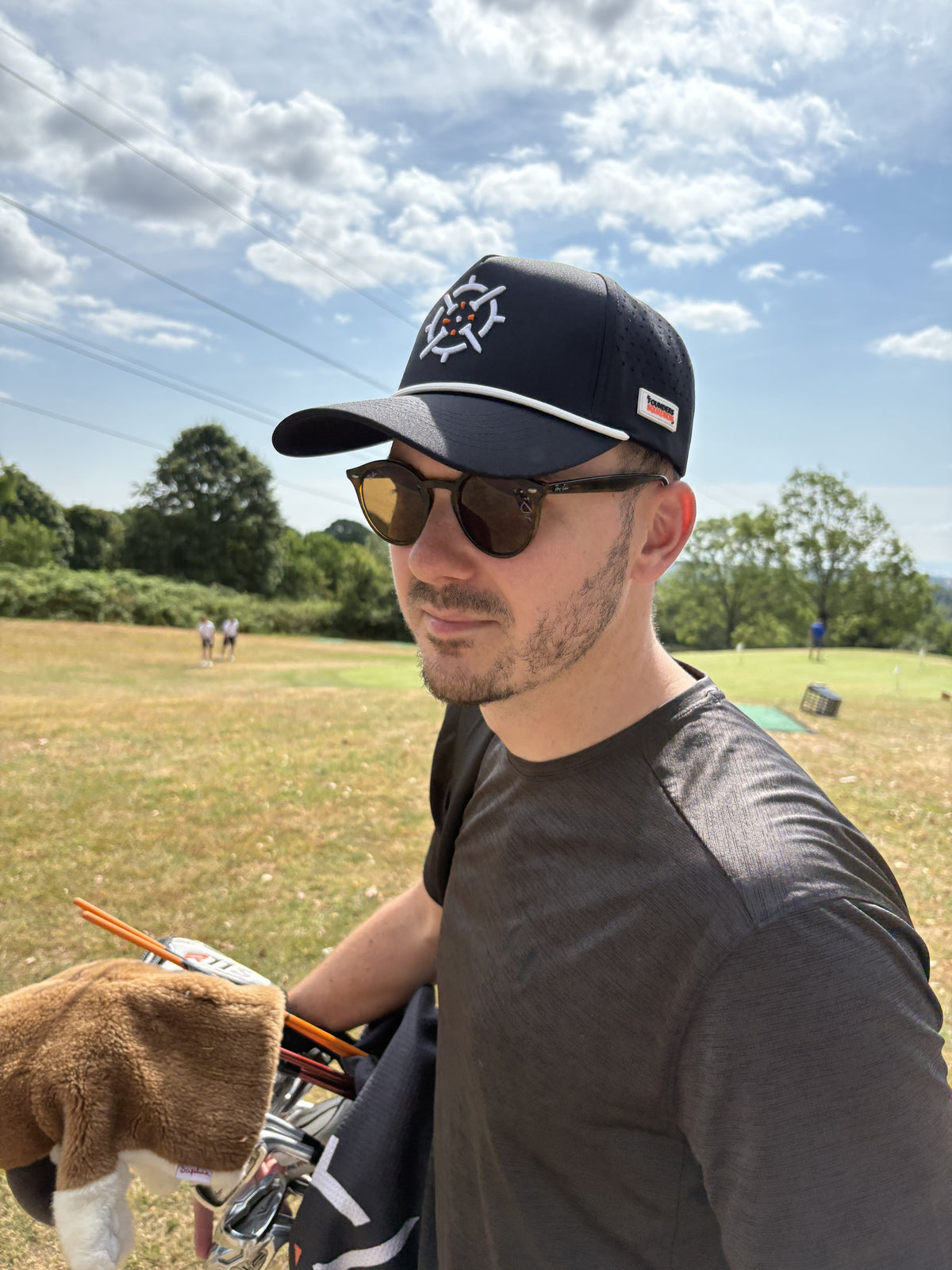 PINSEEKER Performance Golf Cap, Blackout colourway