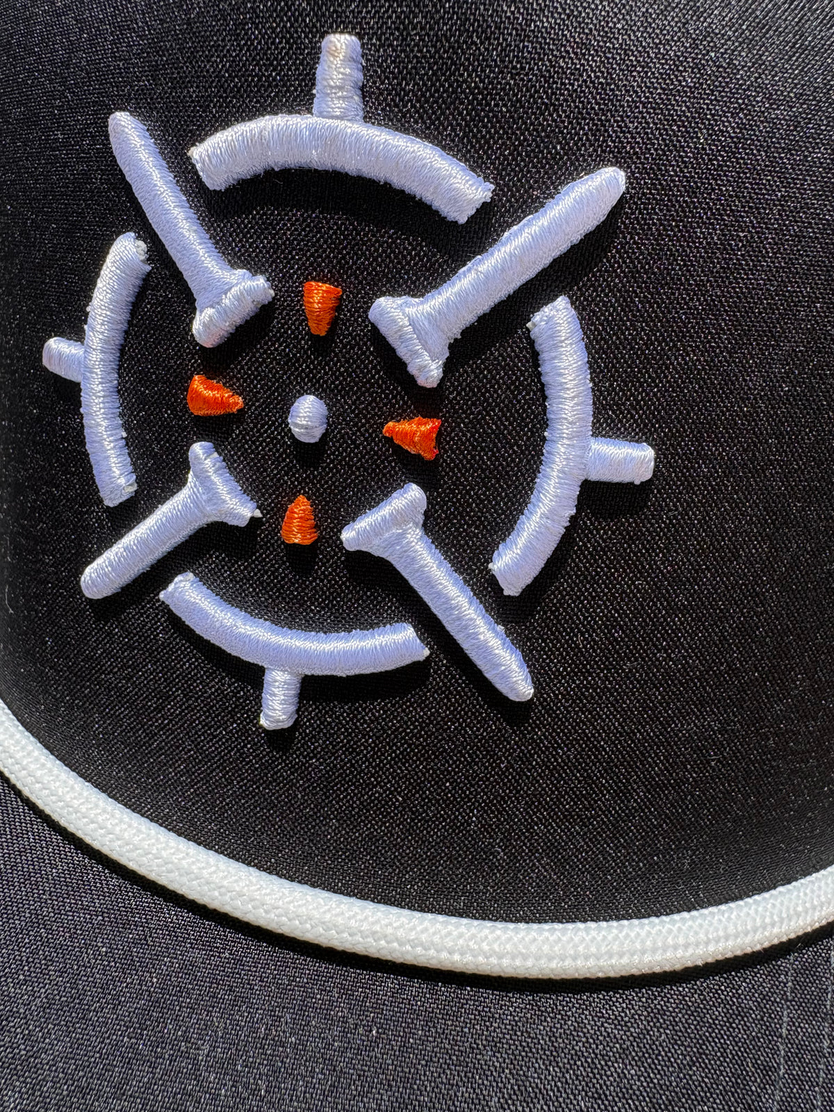 PINSEEKER Performance Golf Cap, Blackout colourway