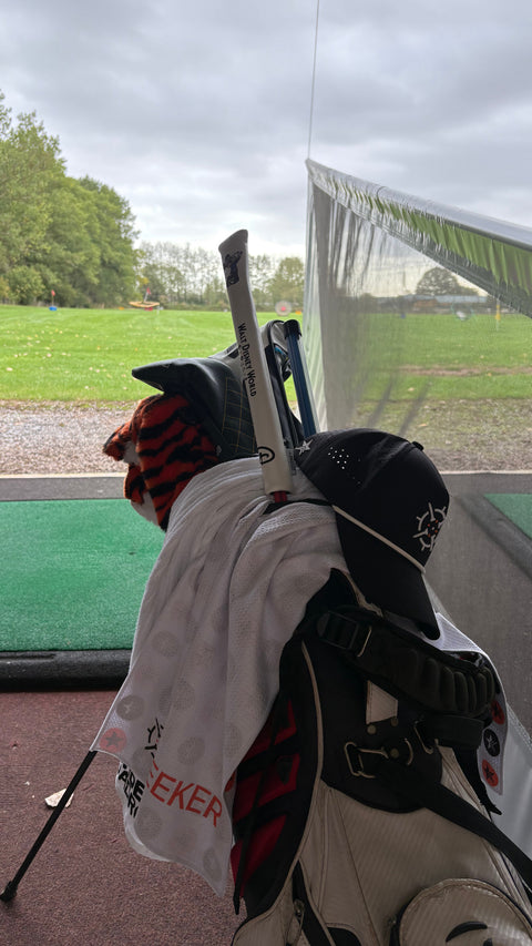 PINSEEKER Tour Golf Towel