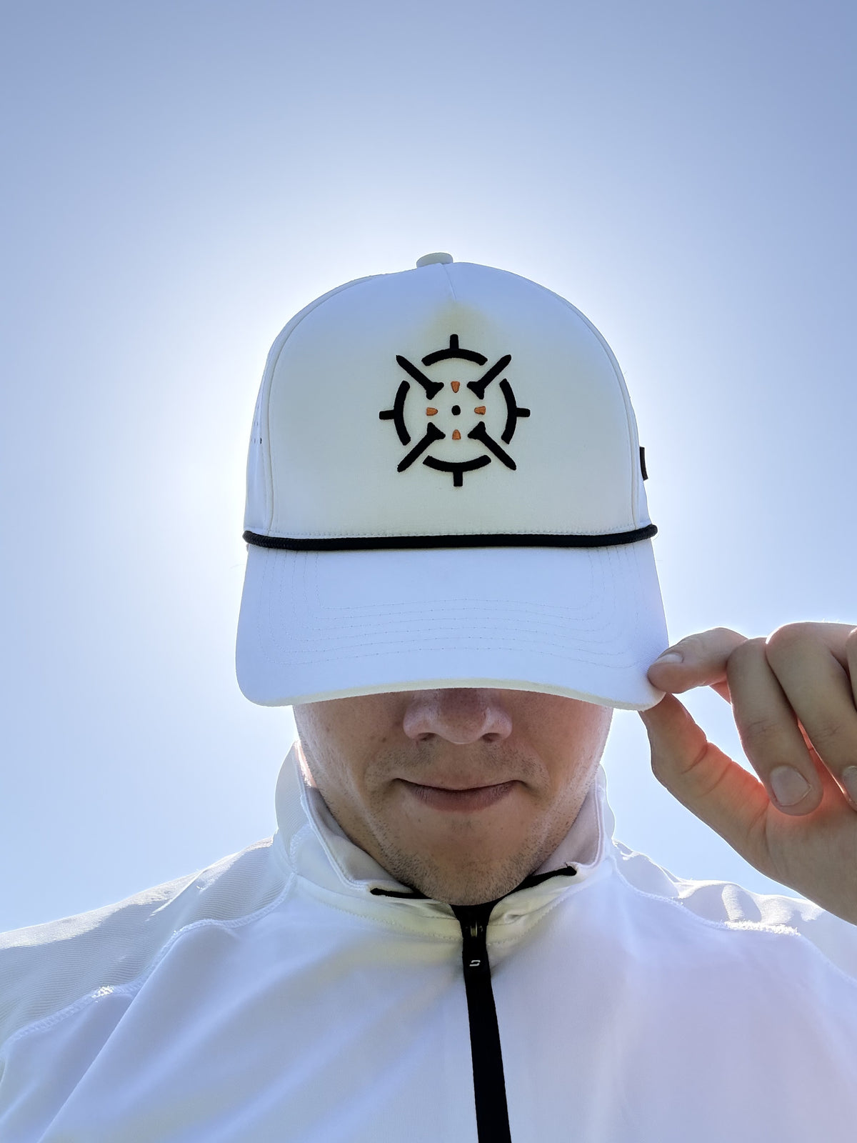 PINSEEKER Performance Golf Cap, Whiteout colourway