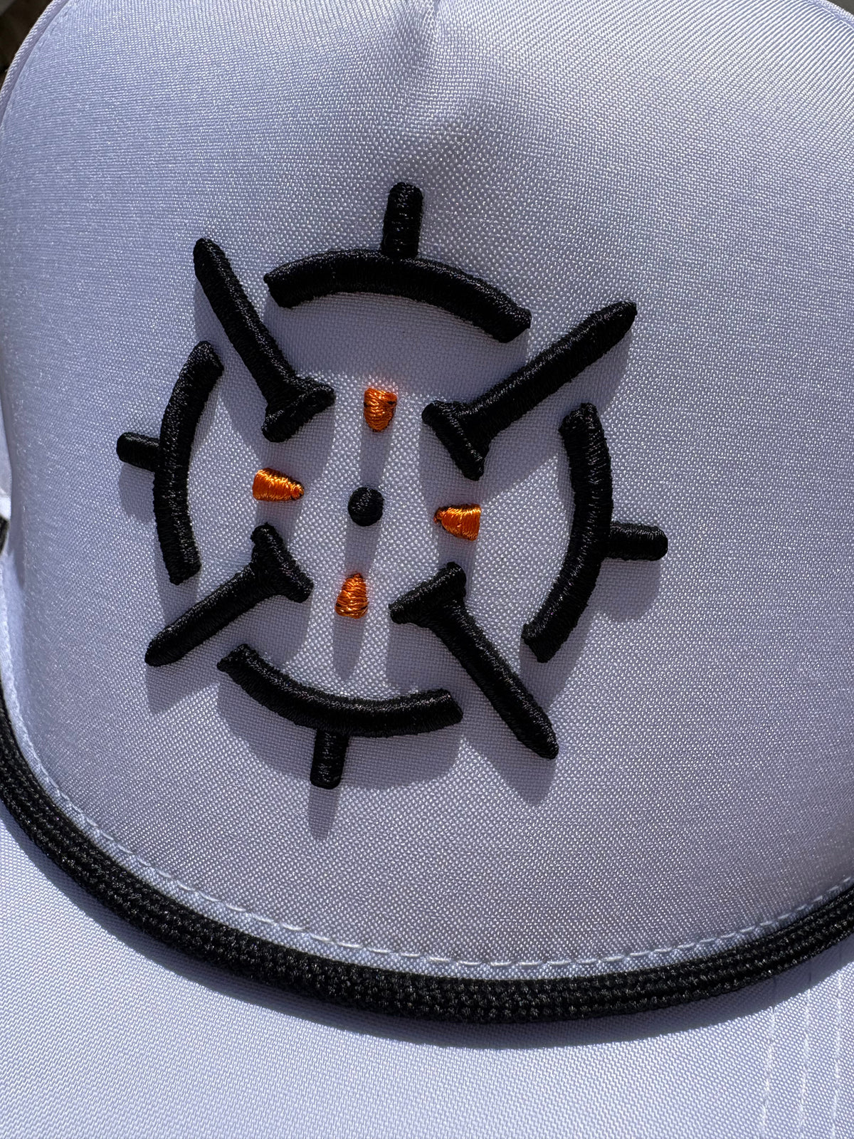 PINSEEKER Performance Golf Cap, Whiteout colourway