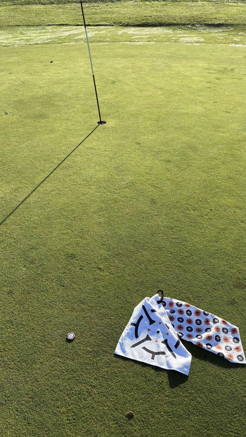 PINSEEKER Tour Golf Towel