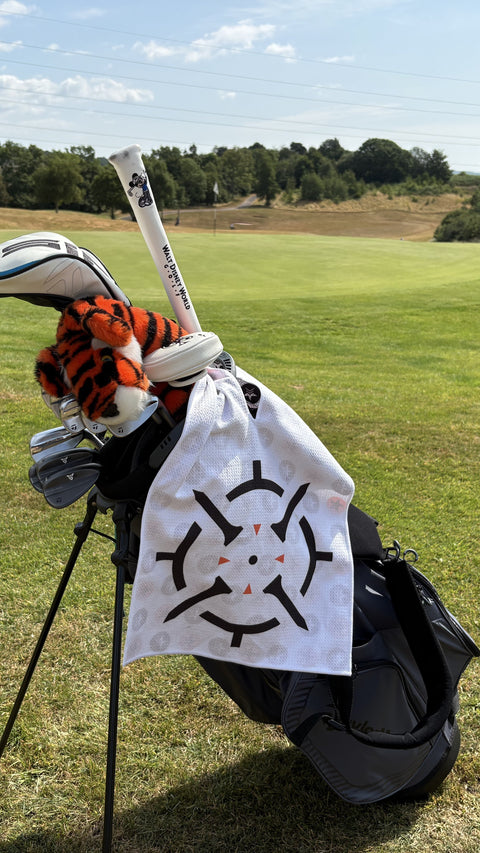 PINSEEKER Tour Golf Towel, Whiteout colourway