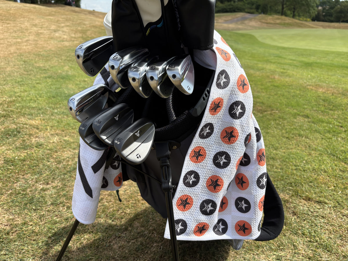 PINSEEKER Tour Golf Towel, Whiteout colourway